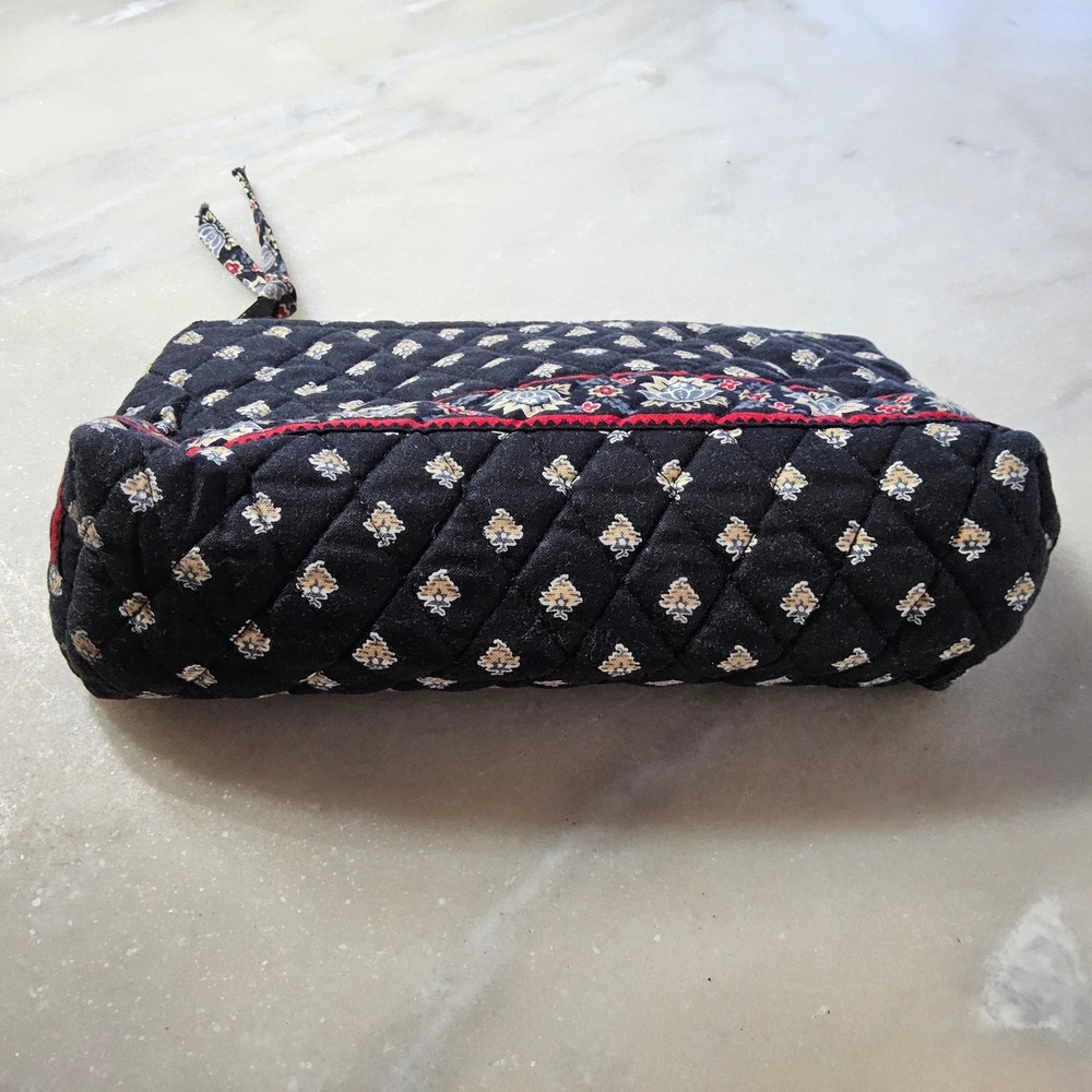 Vera Bradley Quilted Wristlet Clutch Bag Black Floral Travel‎ Cosmetic Makeup - Picture 4 of 13